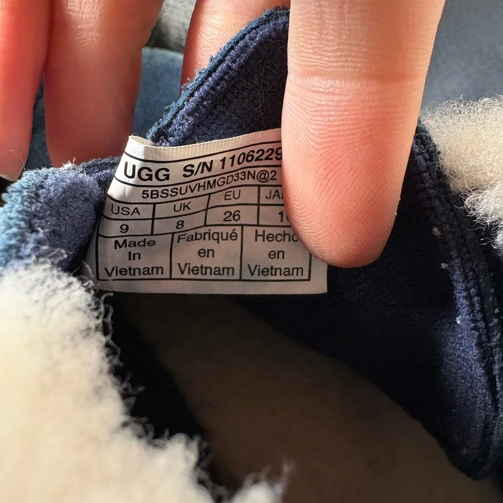 UGG Blue Leather Toddler Booties - Picture 4 of 4